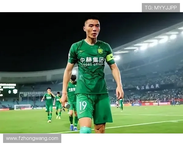 于大宝坚持与担当展现国足精神风貌激励青年奋勇拼搏